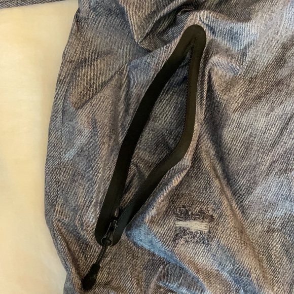 Nike Sportswear Denim-print Windbreaker - Picture 9 of 9